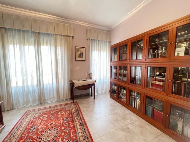 4 bedroom Flat for sale in Cocentaina - € 200,000 (Ref: 8923833)