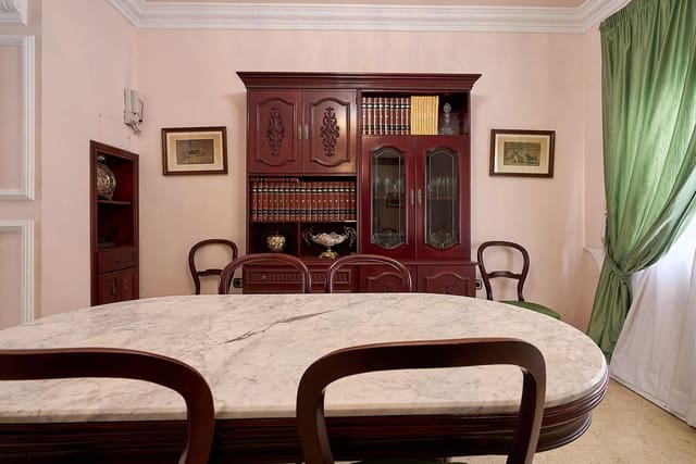 9 chambre Maison de Ville à vendre à Canals - 360 000 € (Ref: 8926729)