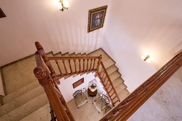 9 chambre Maison de Ville à vendre à Canals - 360 000 € (Ref: 8926729)