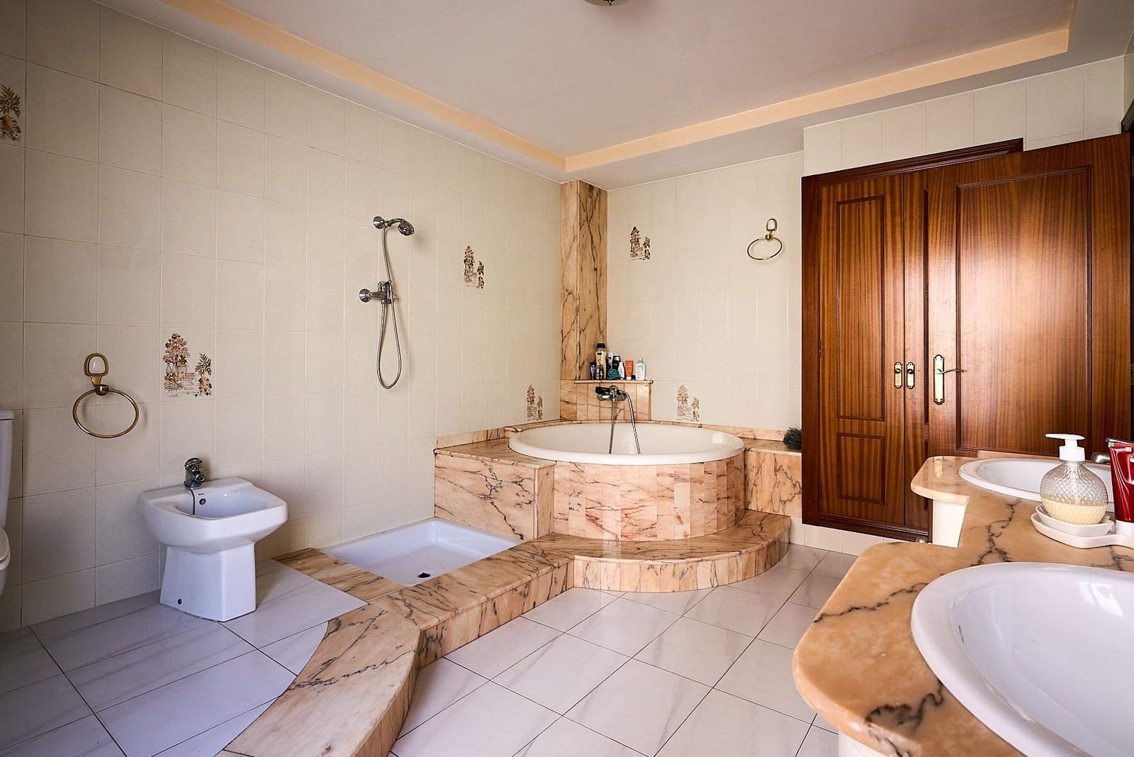 9 soveværelse Byhus til salg i Canals - € 360.000 (Ref: 8926729)