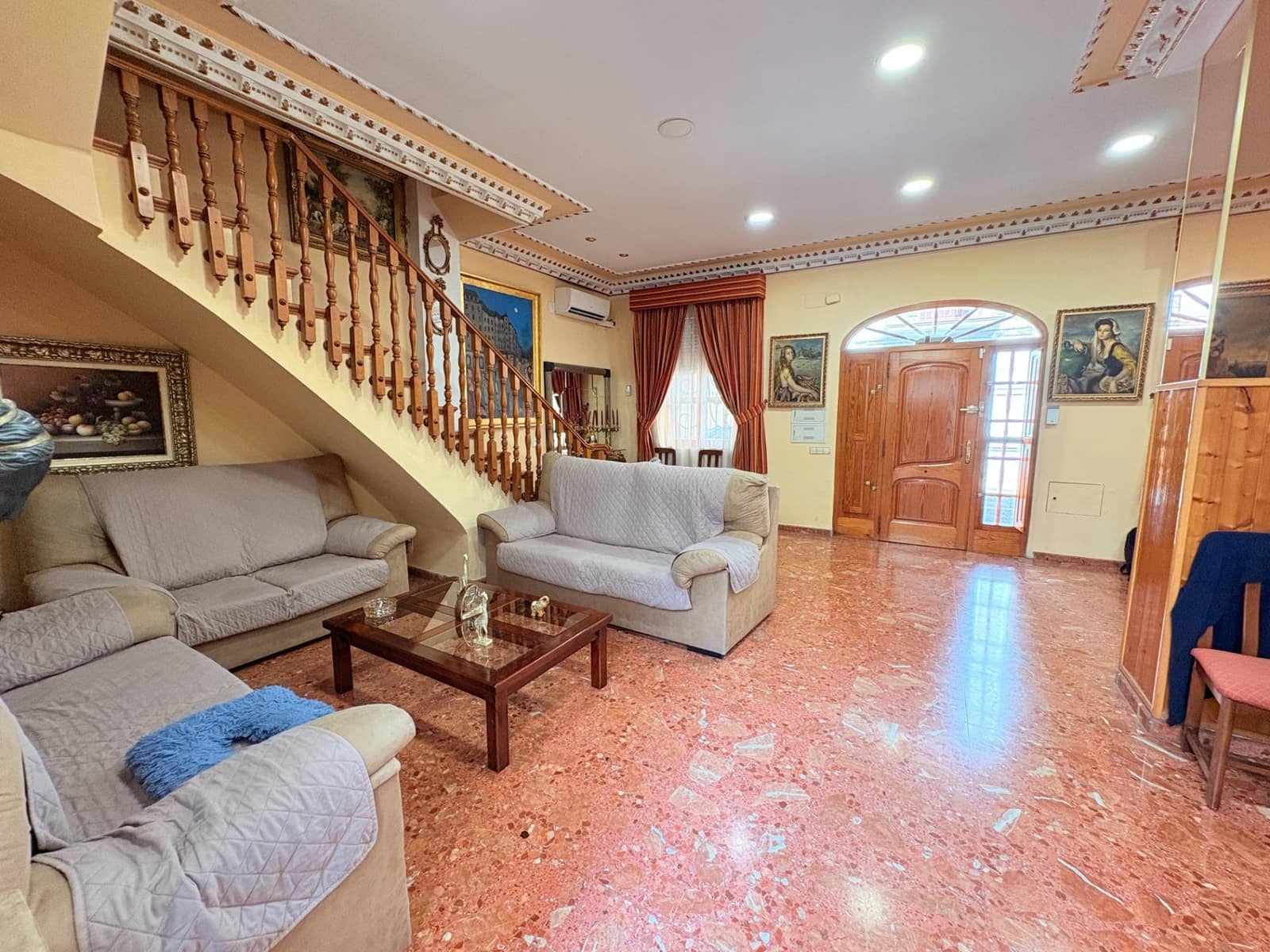 5 bedroom Townhouse for sale in Xativa - € 230,000 (Ref: 9001628)