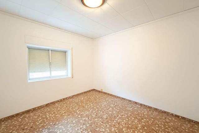 5 chambre Maison de Ville à vendre à Canals - 85 000 € (Ref: 9208288)