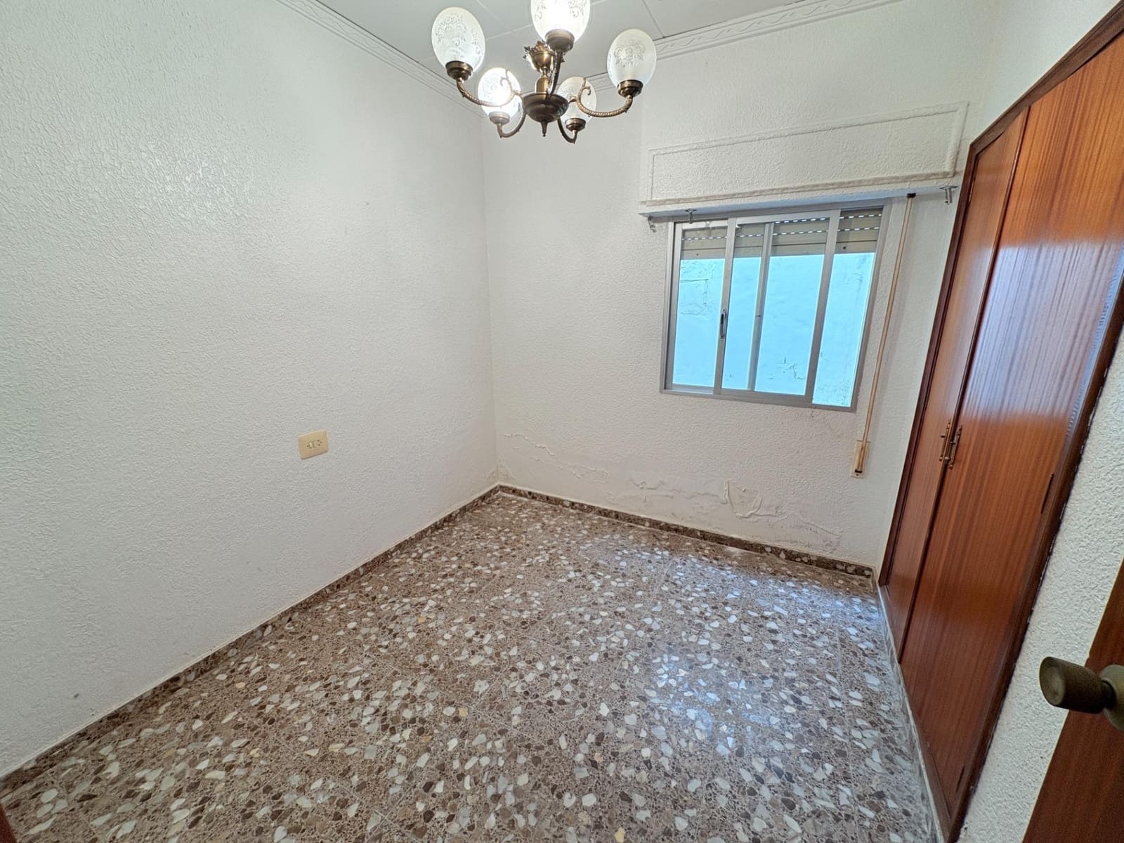 5 chambre Maison de Ville à vendre à Canals - 85 000 € (Ref: 9208288)