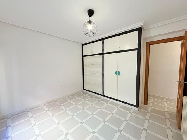 5 soveværelse Lejlighed til salg i Alcoy / Alcoi - € 140.000 (Ref: 9269720)