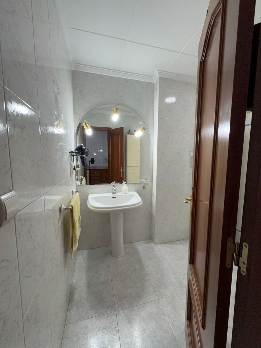 5 sovrum Lägenhet till salu i L'Olleria med garage - 140 000 € (Ref: 9308506)