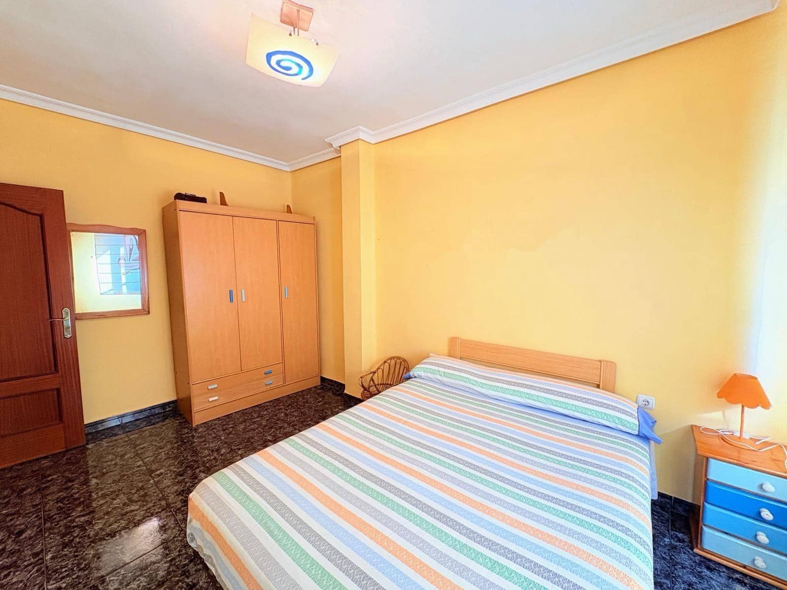 5 sovrum Lägenhet till salu i L'Olleria med garage - 140 000 € (Ref: 9308506)