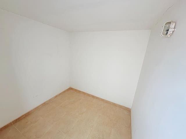 3 makuuhuone Asunto myytävänä paikassa La Pobla Llarga mukana 
autotalli - 143 000 € (Ref: 9321899)