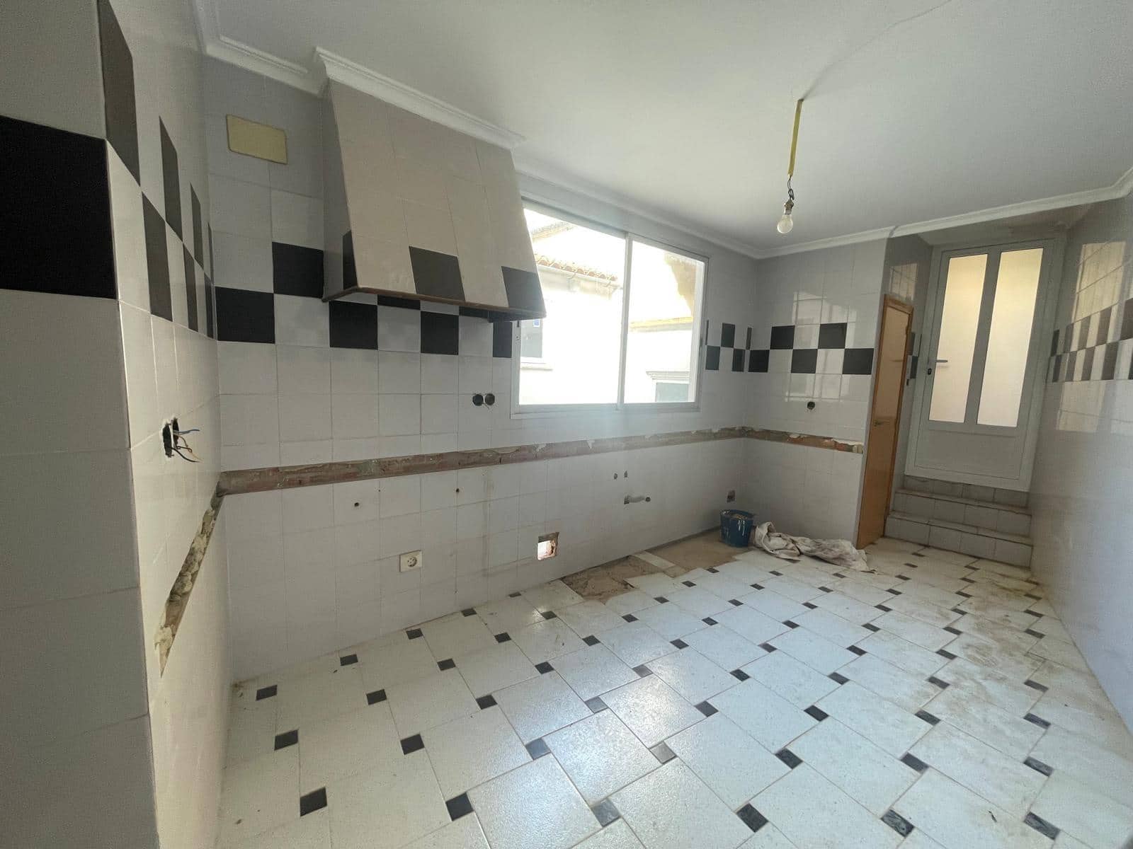 7 sypialnia Dom na sprzedaż w Montesa - 95 000 € (Ref: 9321905)