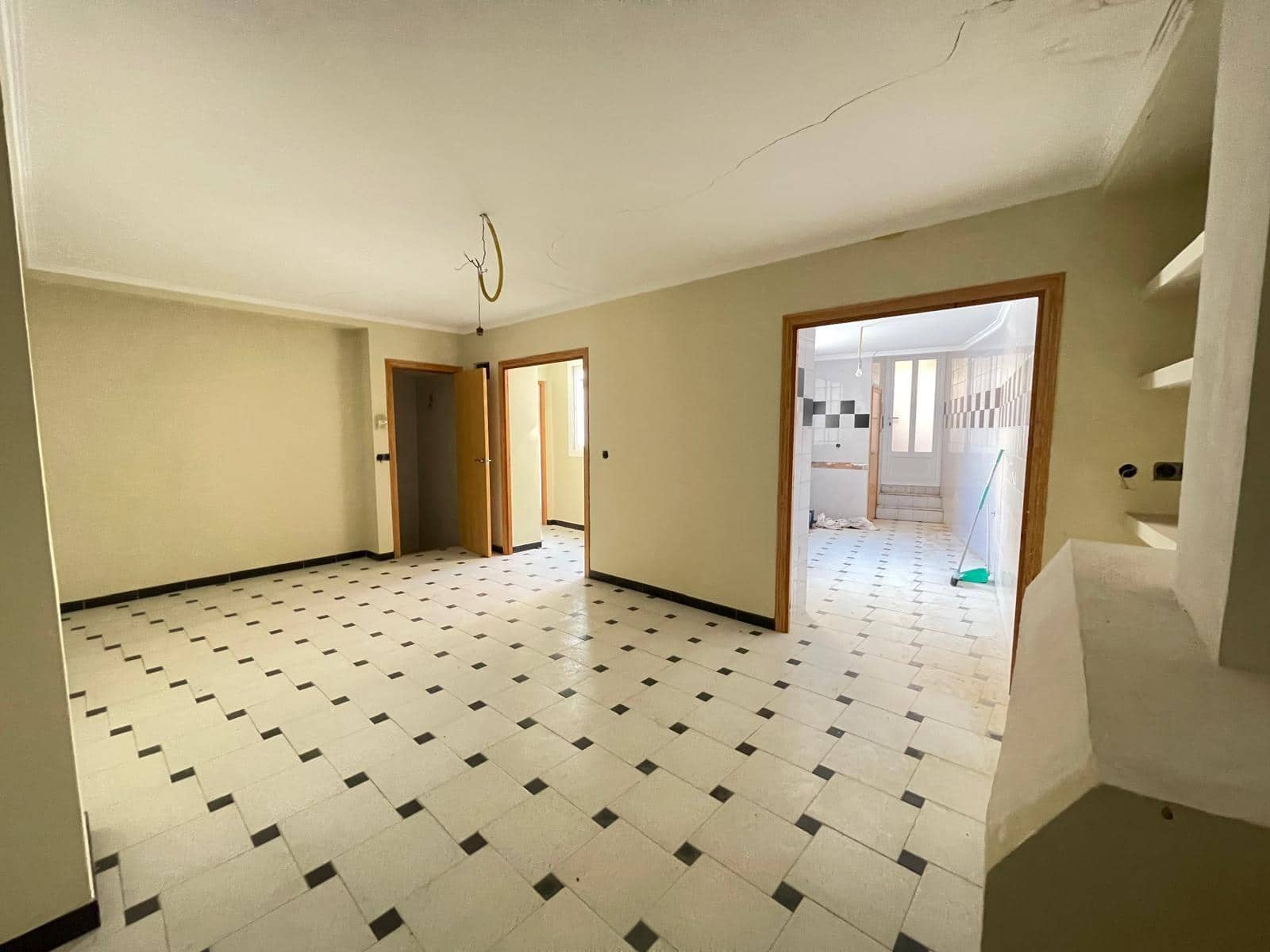 7 sypialnia Dom na sprzedaż w Montesa - 95 000 € (Ref: 9321905)