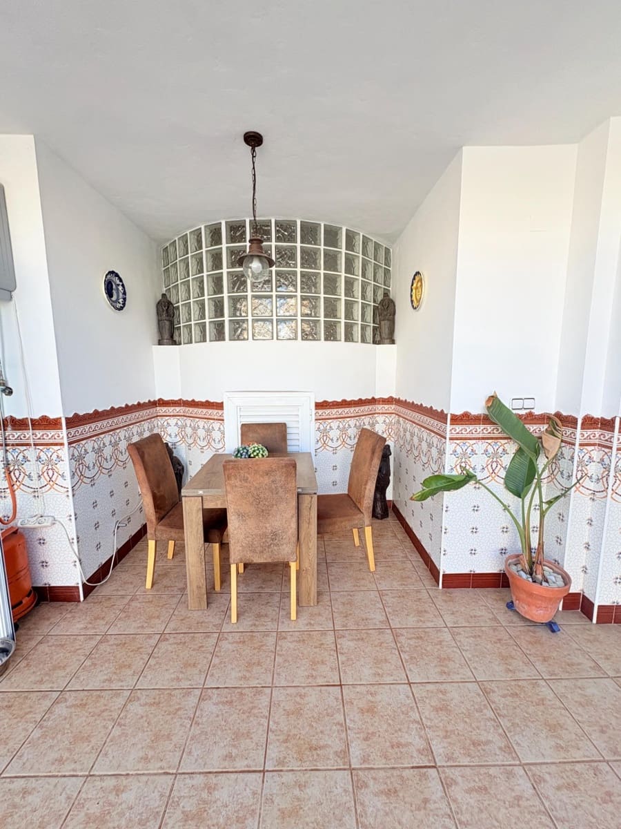 6 soveværelse Villa til salg i Canals med swimmingpool garage - € 430.000 (Ref: 9407967)