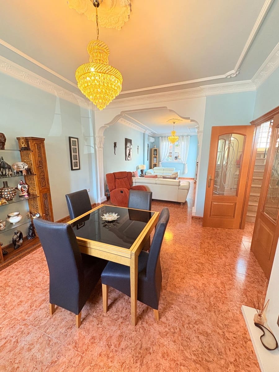 6 soveværelse Villa til salg i Canals med swimmingpool garage - € 430.000 (Ref: 9407967)