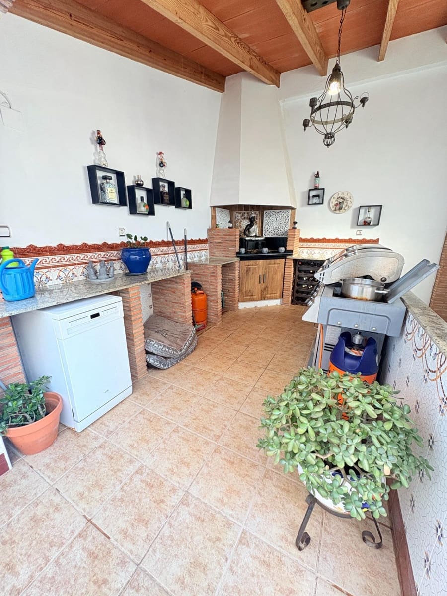 6 soveværelse Villa til salg i Canals med swimmingpool garage - € 430.000 (Ref: 9407967)