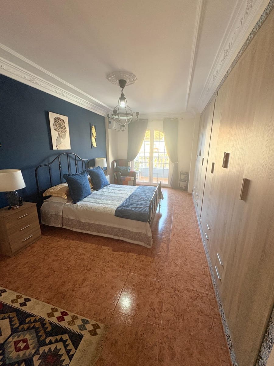 6 soveværelse Villa til salg i Canals med swimmingpool garage - € 430.000 (Ref: 9407967)