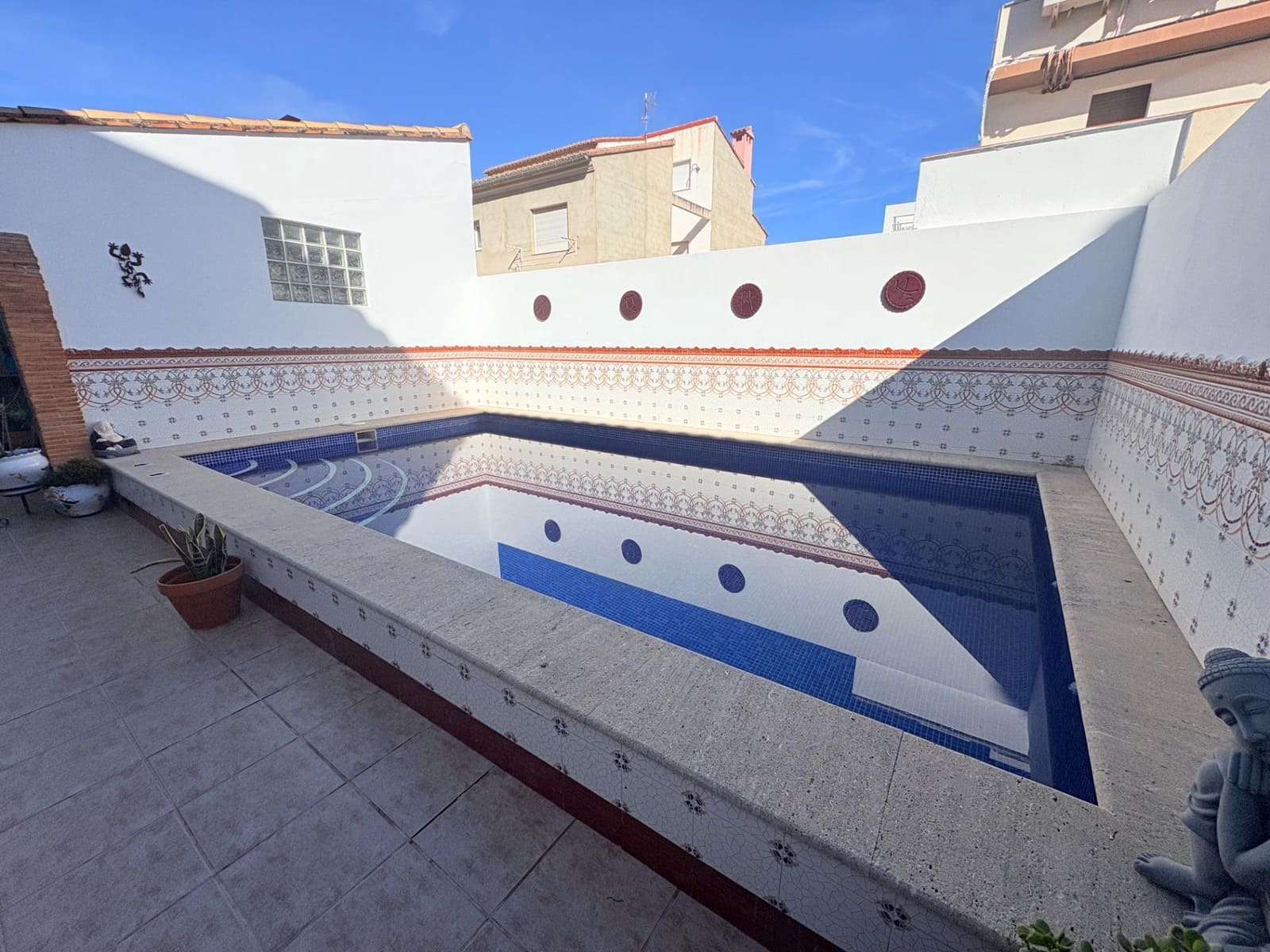 6 soveværelse Villa til salg i Canals med swimmingpool garage - € 430.000 (Ref: 9407967)