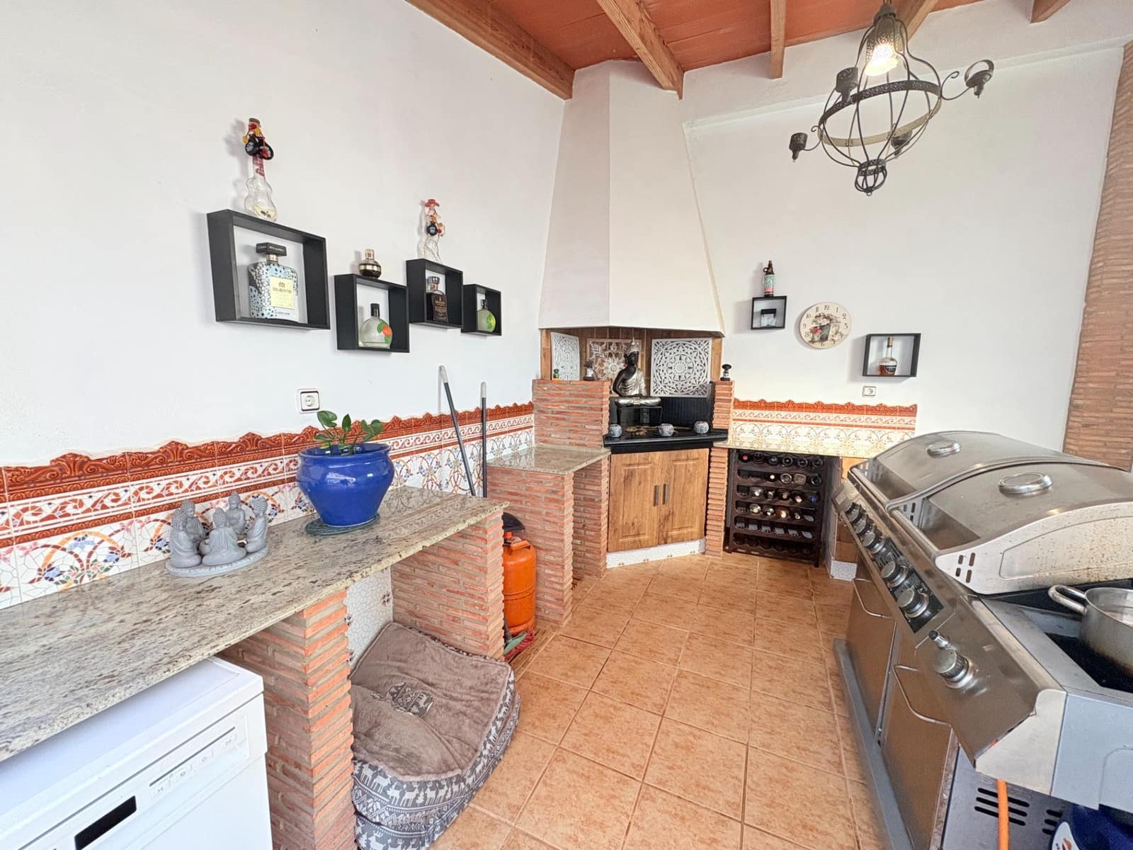 6 soveværelse Villa til salg i Canals med swimmingpool garage - € 430.000 (Ref: 9407967)