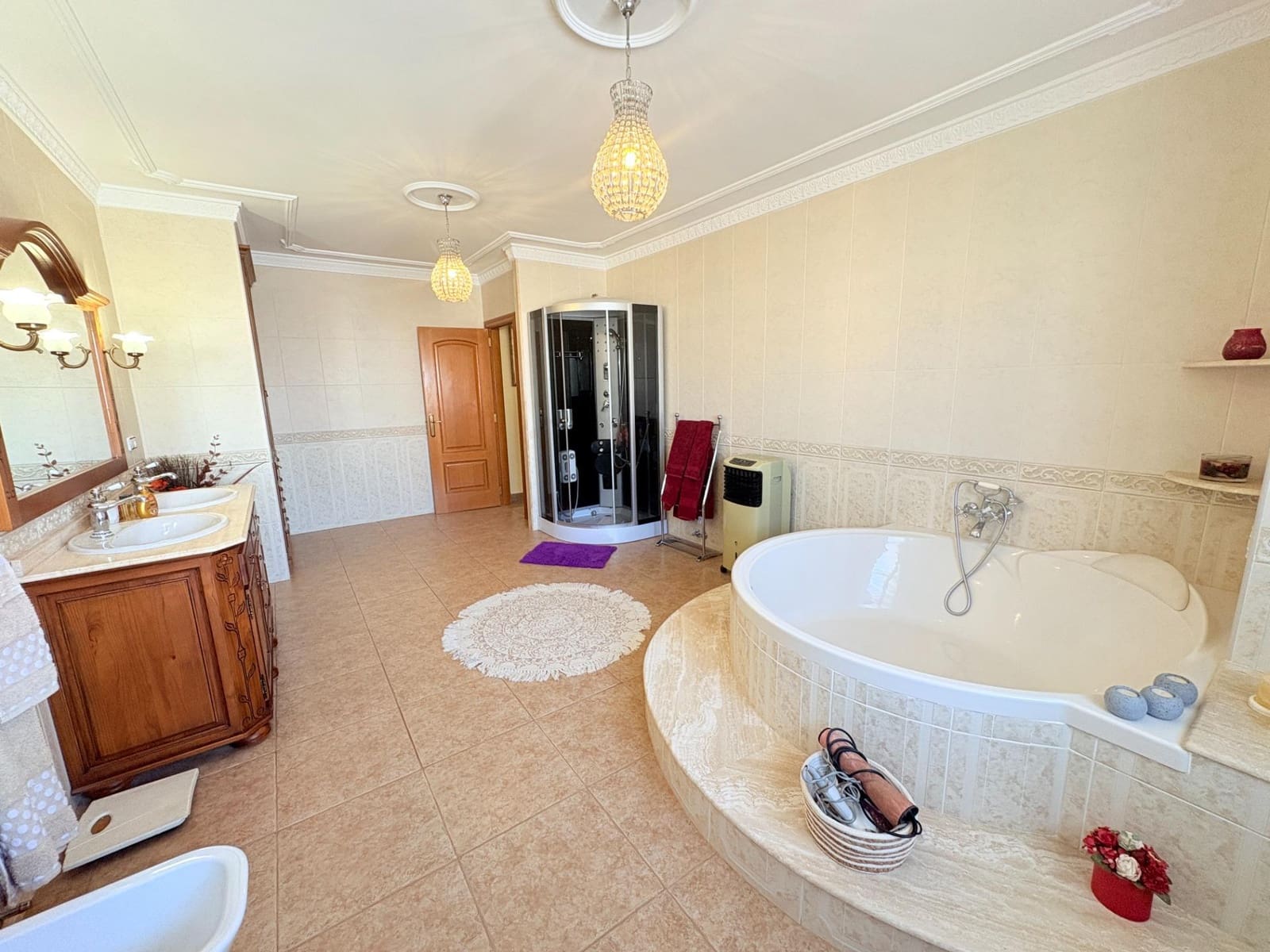 6 soveværelse Villa til salg i Canals med swimmingpool garage - € 430.000 (Ref: 9407967)