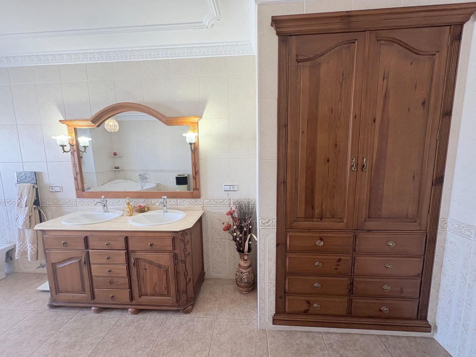 6 soveværelse Villa til salg i Canals med swimmingpool garage - € 430.000 (Ref: 9407967)