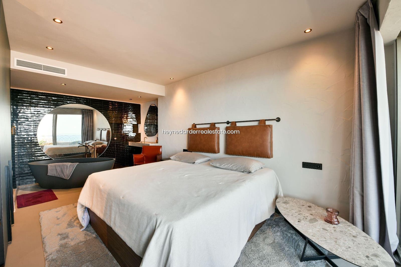 2 bedroom Apartment for sale in Palma de Mallorca - € 1,500,000 (Ref: 9420211)