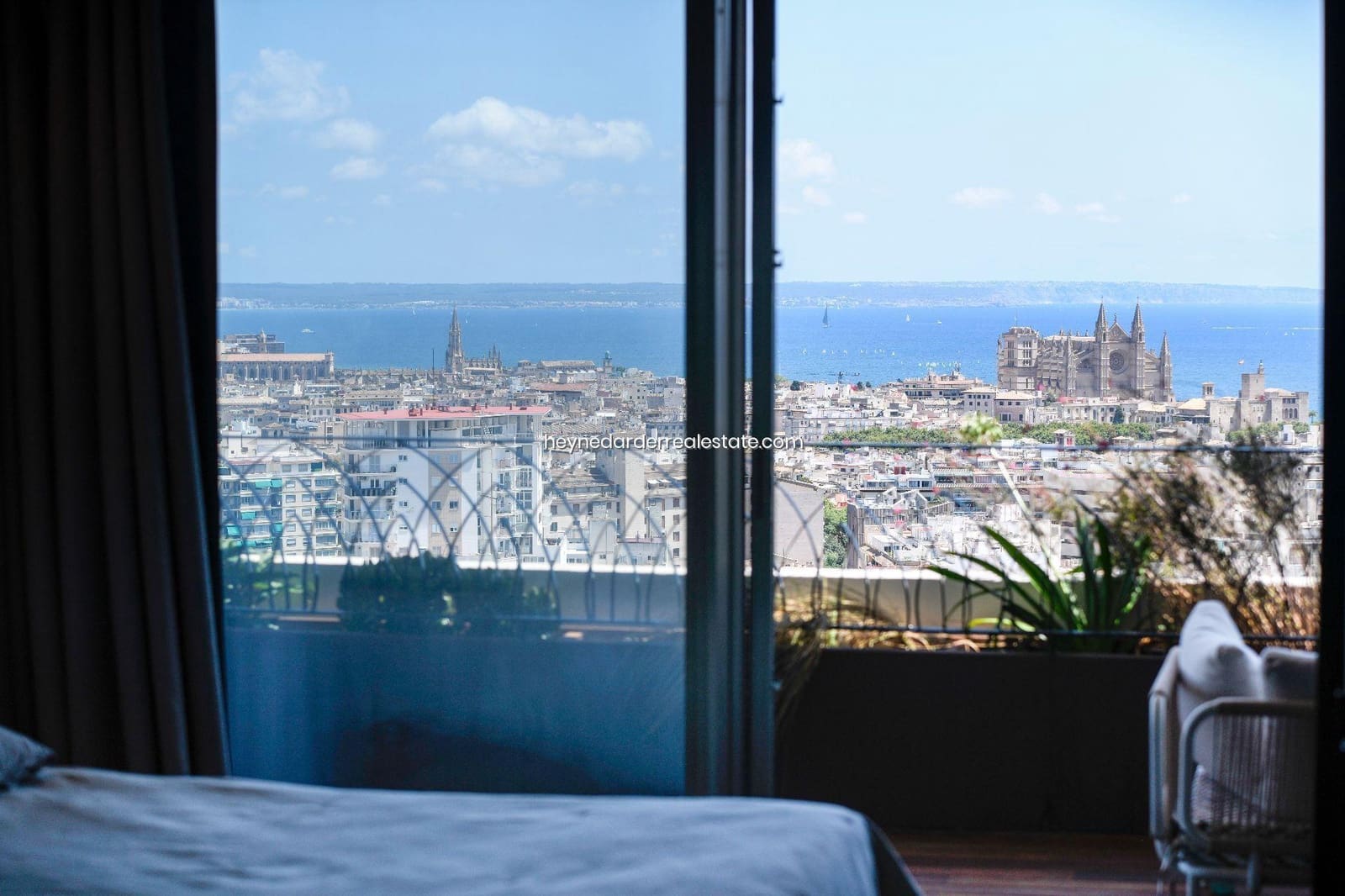 2 bedroom Apartment for sale in Palma de Mallorca - € 1,500,000 (Ref: 9420211)