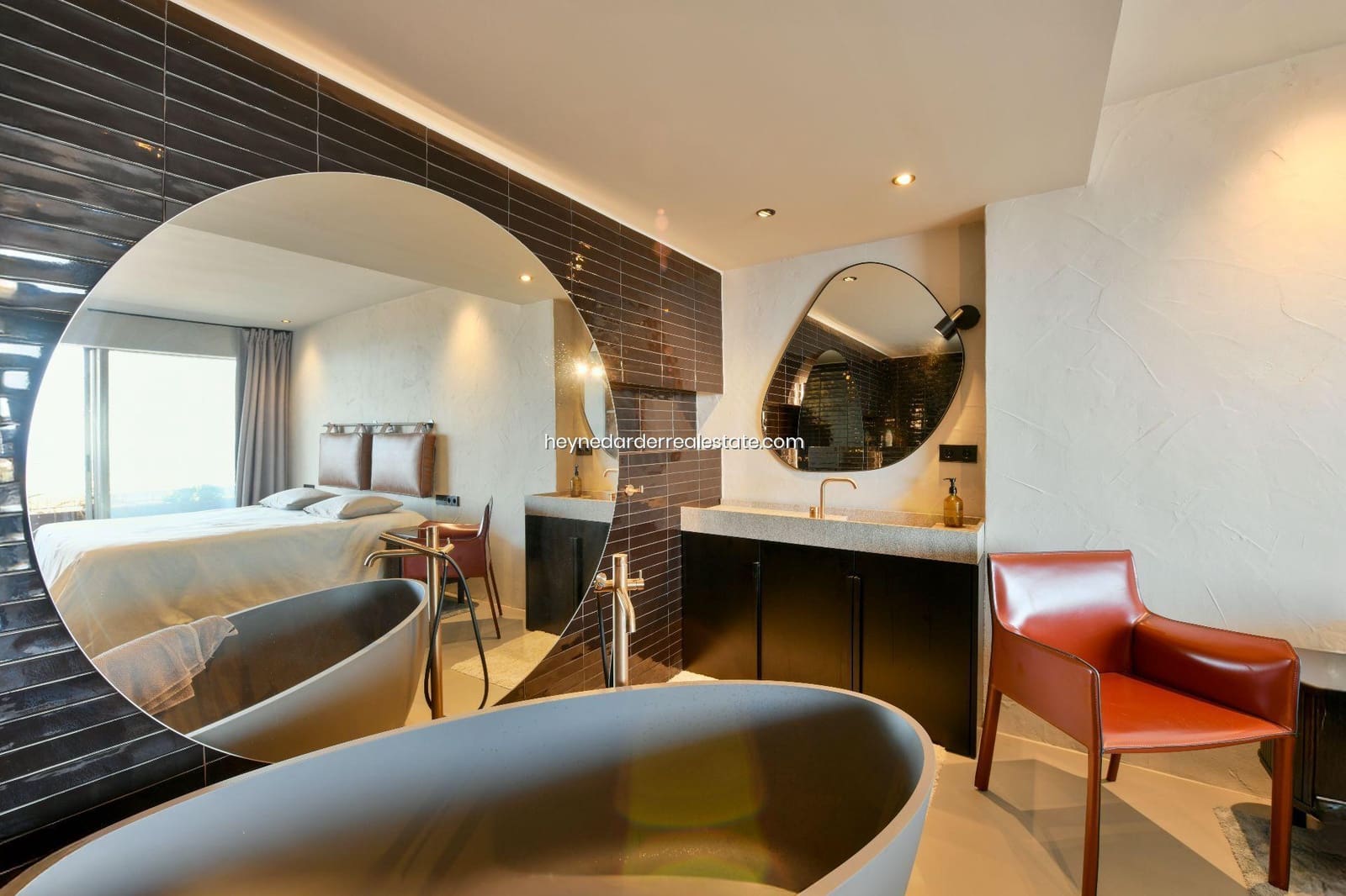 2 bedroom Apartment for sale in Palma de Mallorca - € 1,500,000 (Ref: 9420211)