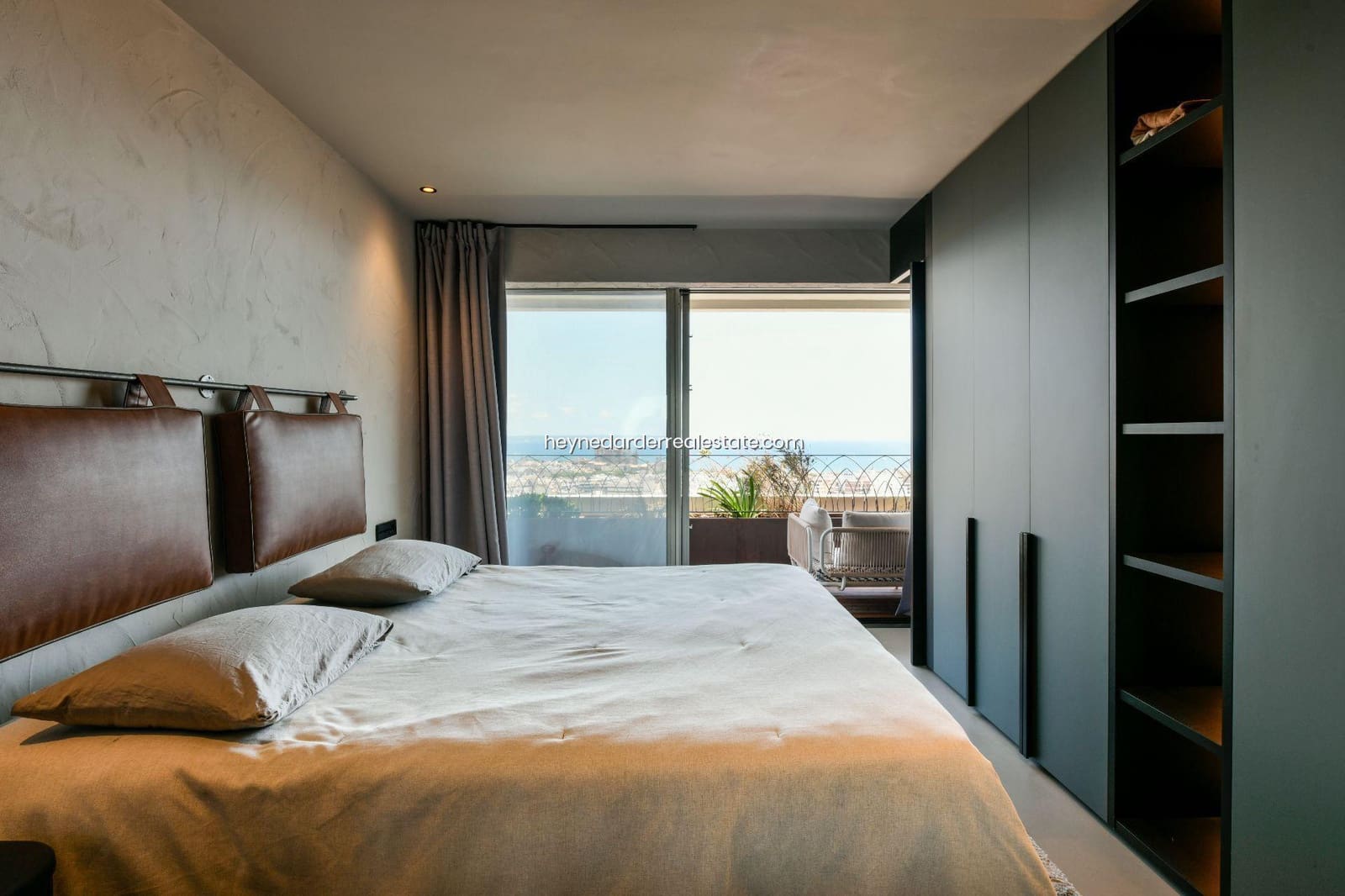 2 bedroom Apartment for sale in Palma de Mallorca - € 1,500,000 (Ref: 9420211)