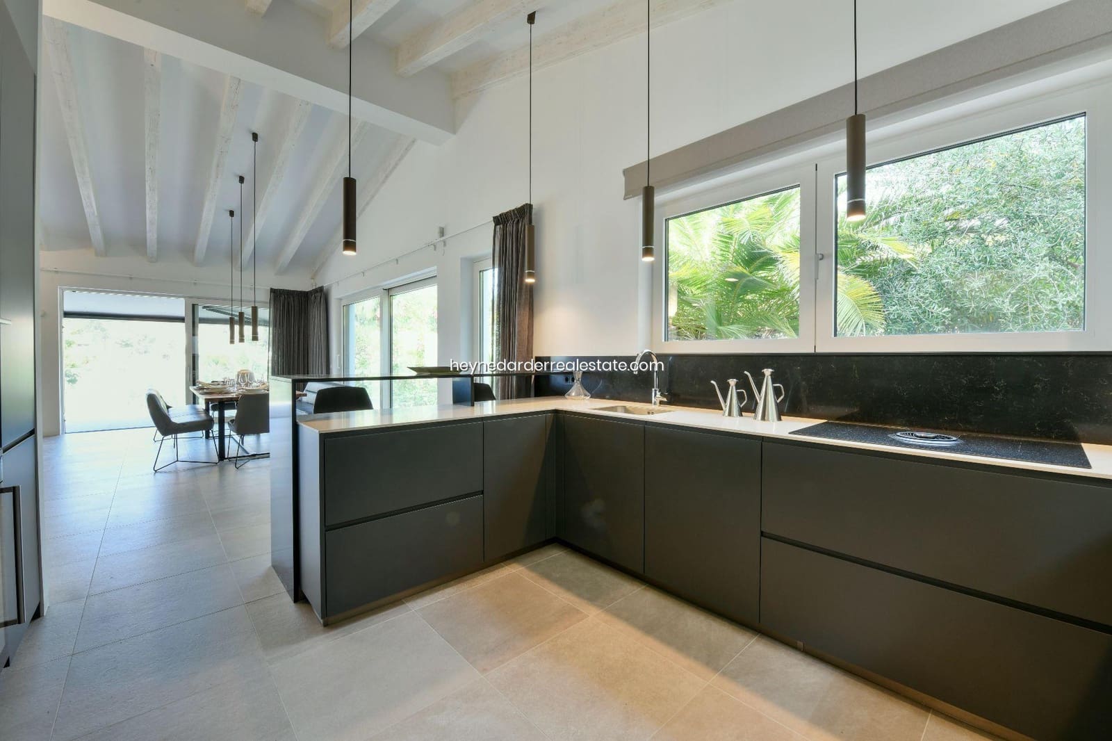 5 bedroom Villa for sale in Puerto de Andratx with pool garage - € 6,500,000 (Ref: 9420216)