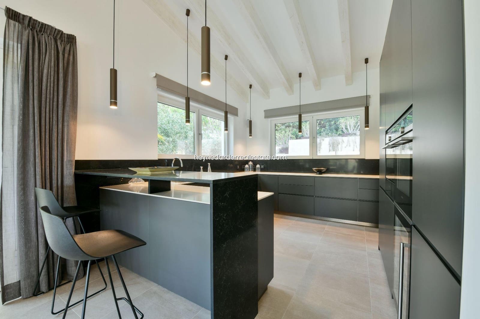 5 bedroom Villa for sale in Puerto de Andratx with pool garage - € 6,500,000 (Ref: 9420216)