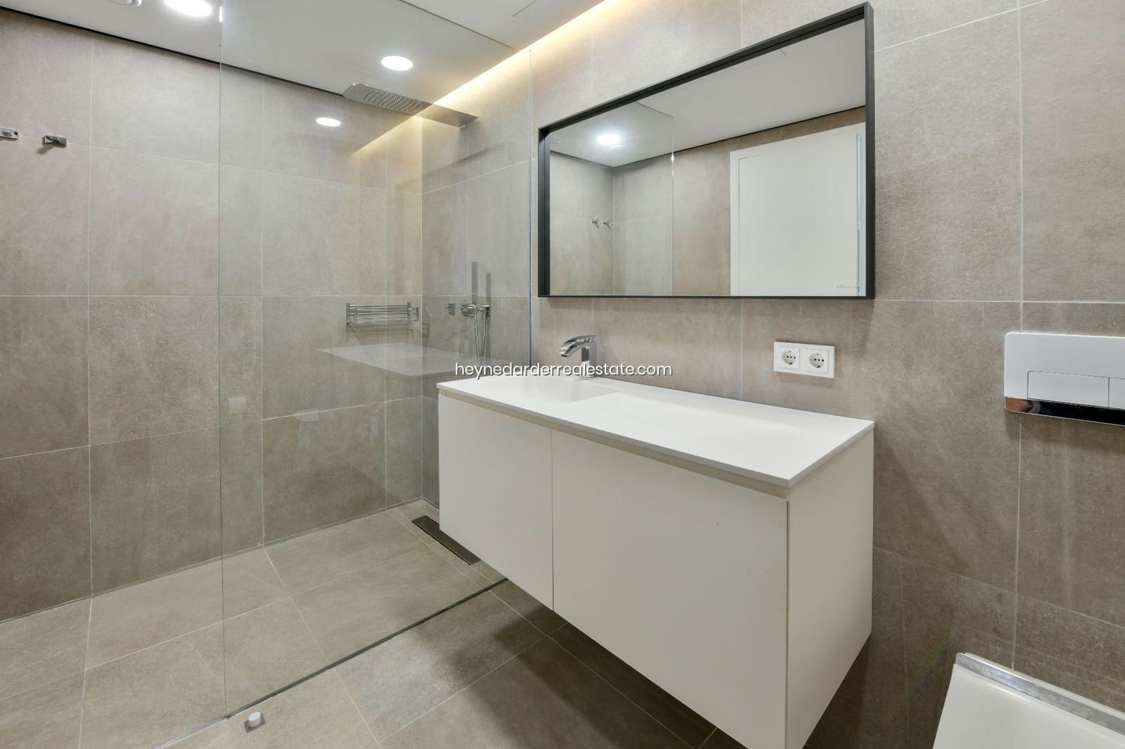 5 bedroom Villa for sale in Puerto de Andratx with pool garage - € 6,500,000 (Ref: 9420216)