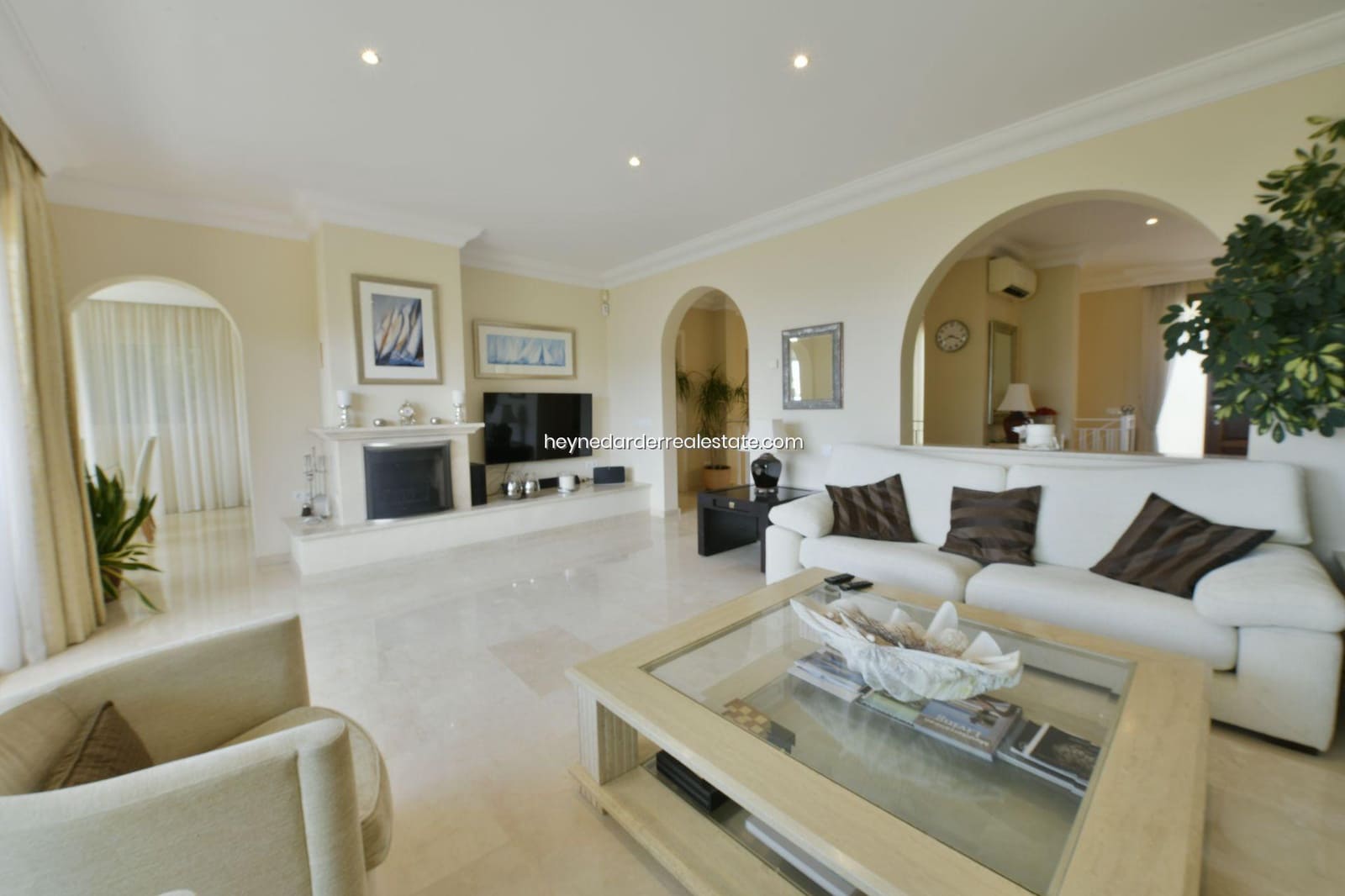 4 bedroom Villa for sale in Puerto de Andratx with pool garage - € 3,900,000 (Ref: 9420217)