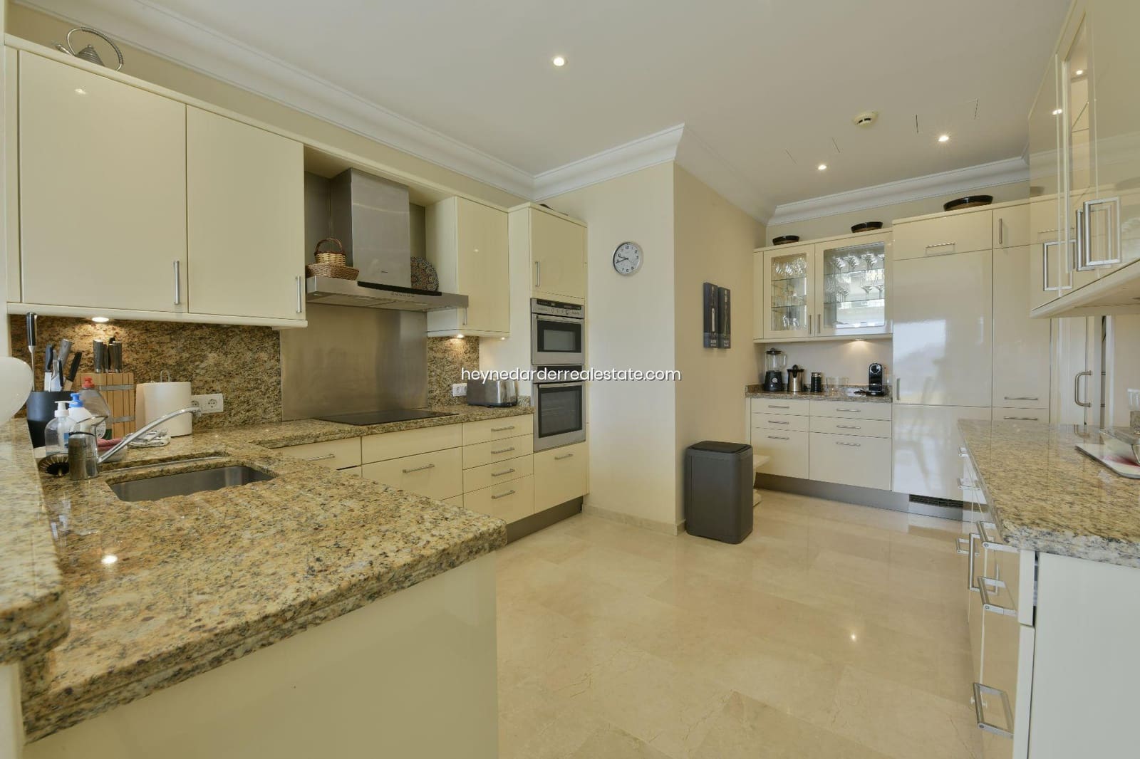 4 bedroom Villa for sale in Puerto de Andratx with pool garage - € 3,900,000 (Ref: 9420217)