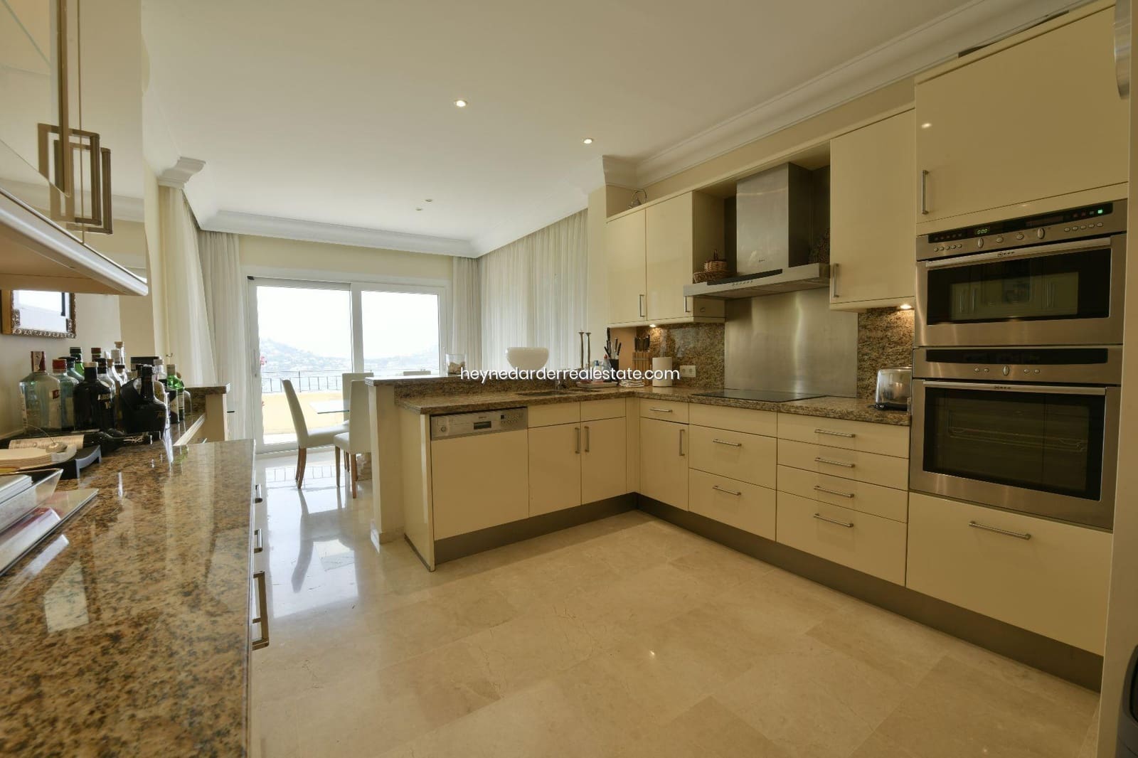 4 bedroom Villa for sale in Puerto de Andratx with pool garage - € 3,900,000 (Ref: 9420217)