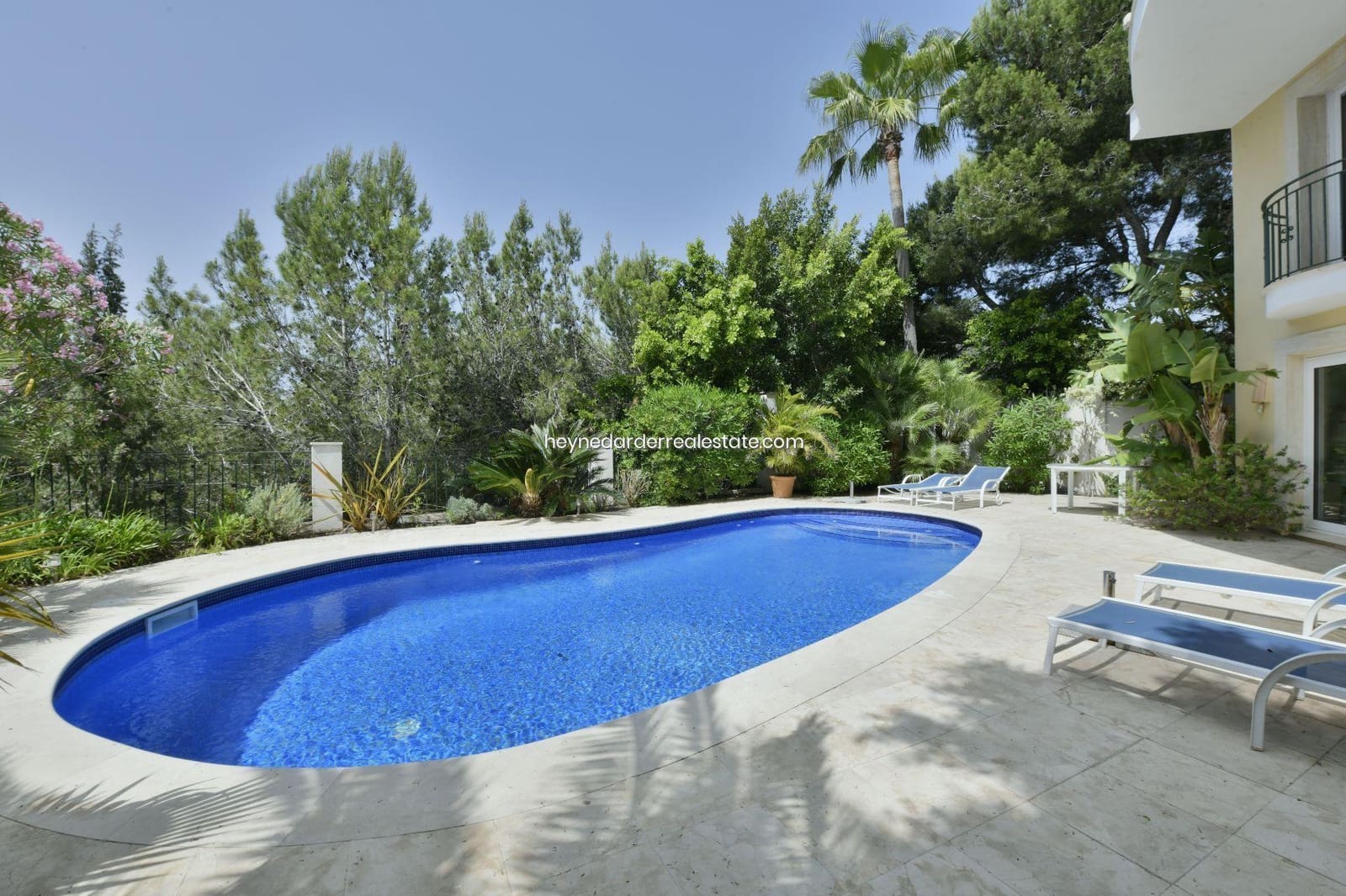 4 bedroom Villa for sale in Puerto de Andratx with pool garage - € 3,900,000 (Ref: 9420217)