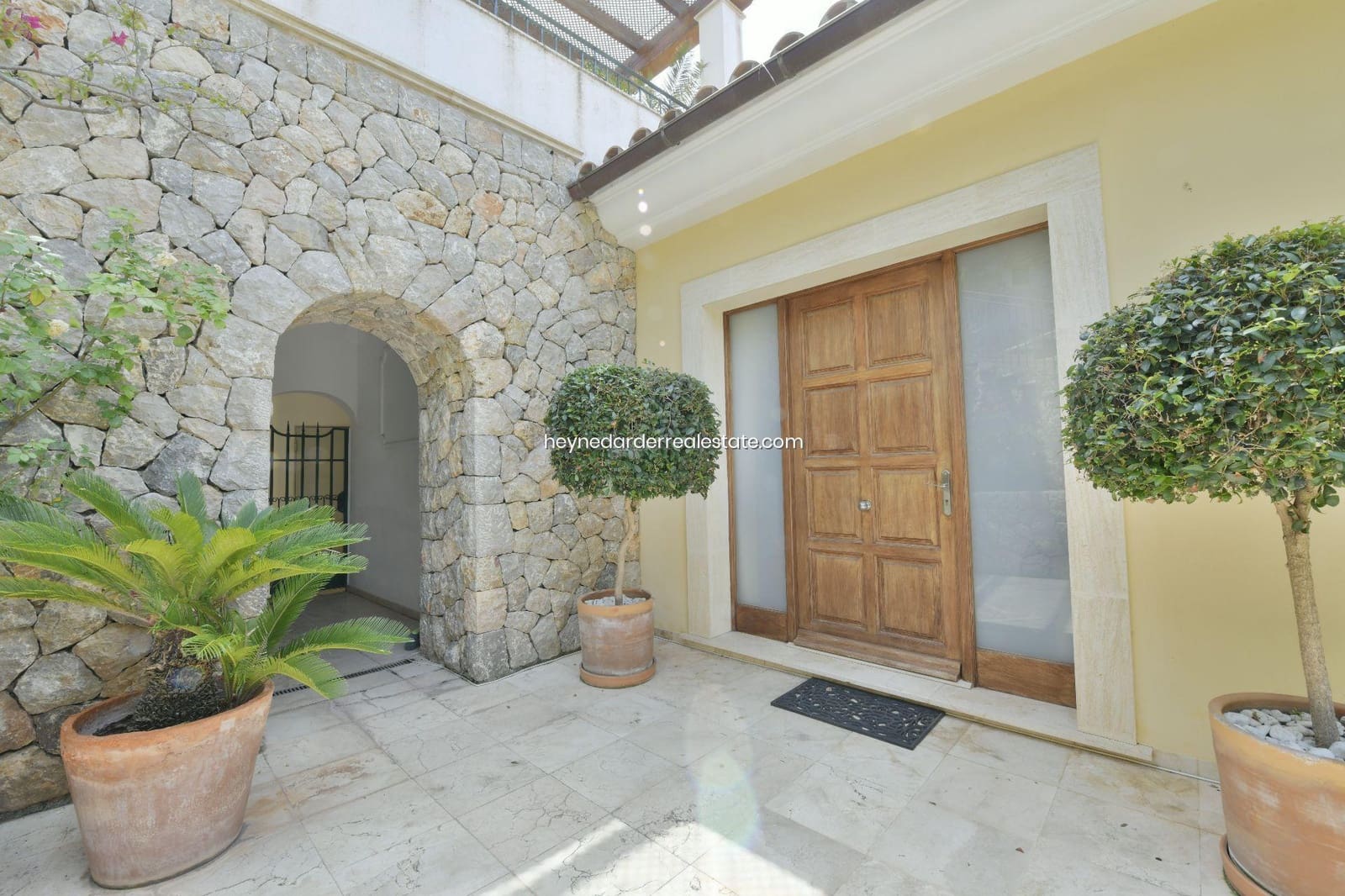 4 bedroom Villa for sale in Puerto de Andratx with pool garage - € 3,900,000 (Ref: 9420217)