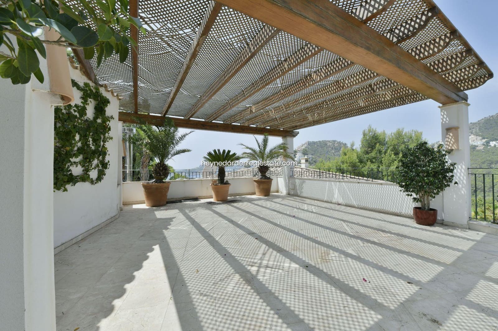 4 bedroom Villa for sale in Puerto de Andratx with pool garage - € 3,900,000 (Ref: 9420217)