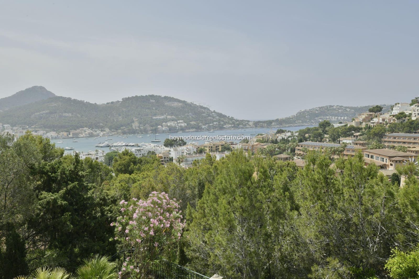 4 bedroom Villa for sale in Puerto de Andratx with pool garage - € 3,900,000 (Ref: 9420217)