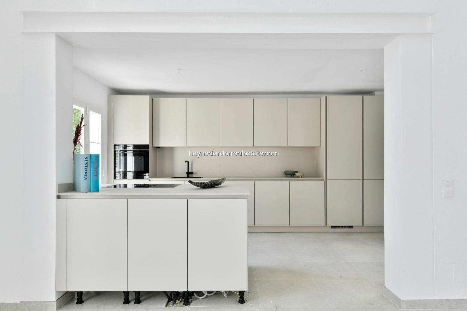 5 bedroom Villa for sale in Santa Ponsa with pool garage - € 2,750,000 (Ref: 9420219)