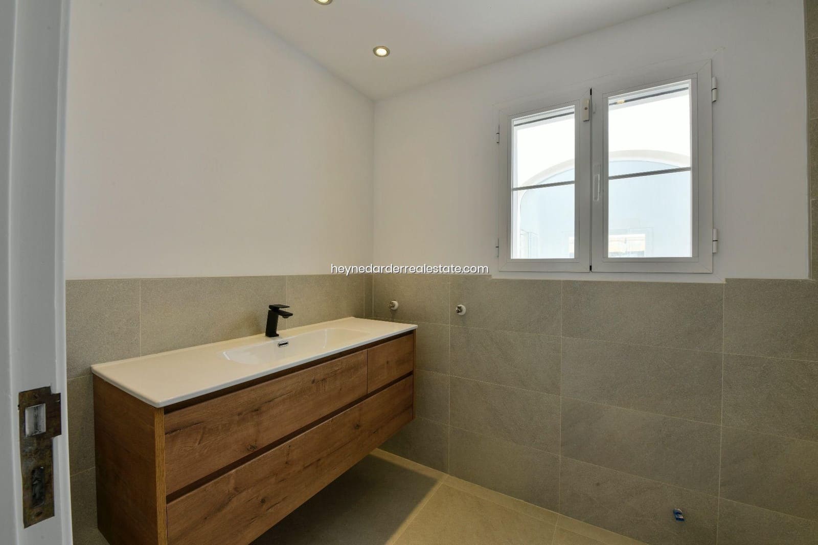 5 bedroom Villa for sale in Santa Ponsa with pool garage - € 2,750,000 (Ref: 9420219)