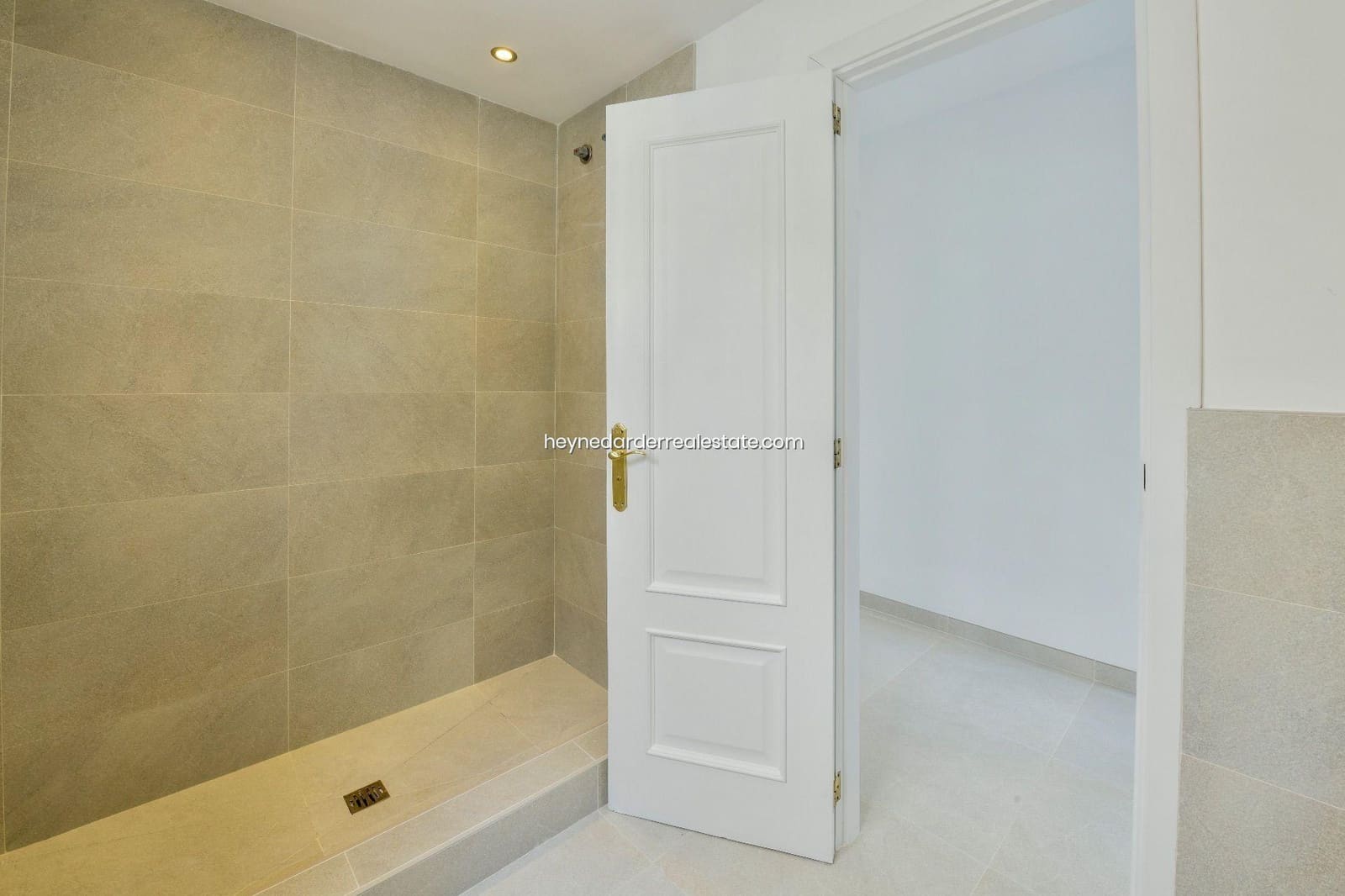 5 bedroom Villa for sale in Santa Ponsa with pool garage - € 2,750,000 (Ref: 9420219)