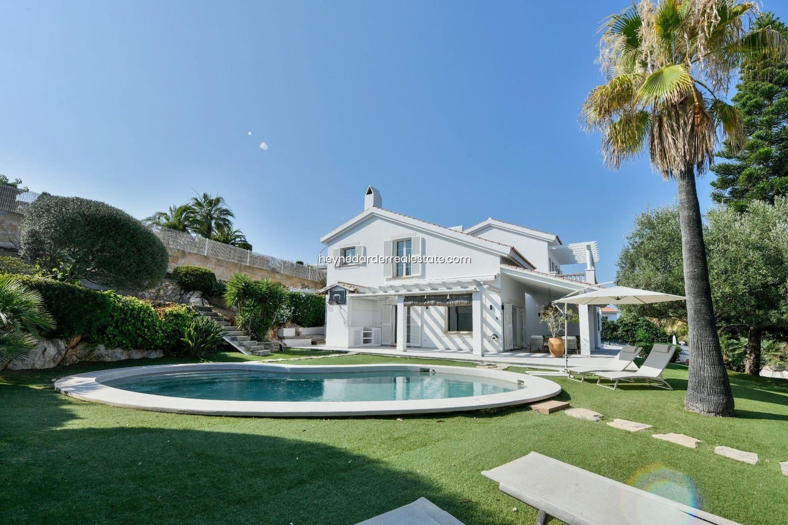 5 bedroom Villa for sale in Santa Ponsa with pool garage - € 2,750,000 (Ref: 9420219)