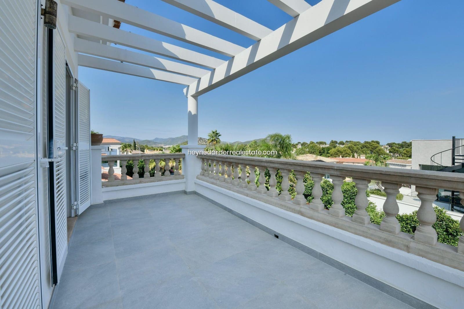 5 bedroom Villa for sale in Santa Ponsa with pool garage - € 2,750,000 (Ref: 9420219)