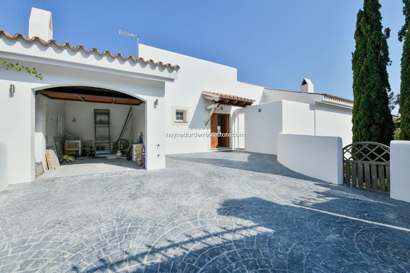 5 bedroom Villa for sale in Santa Ponsa with pool garage - € 2,750,000 (Ref: 9420219)