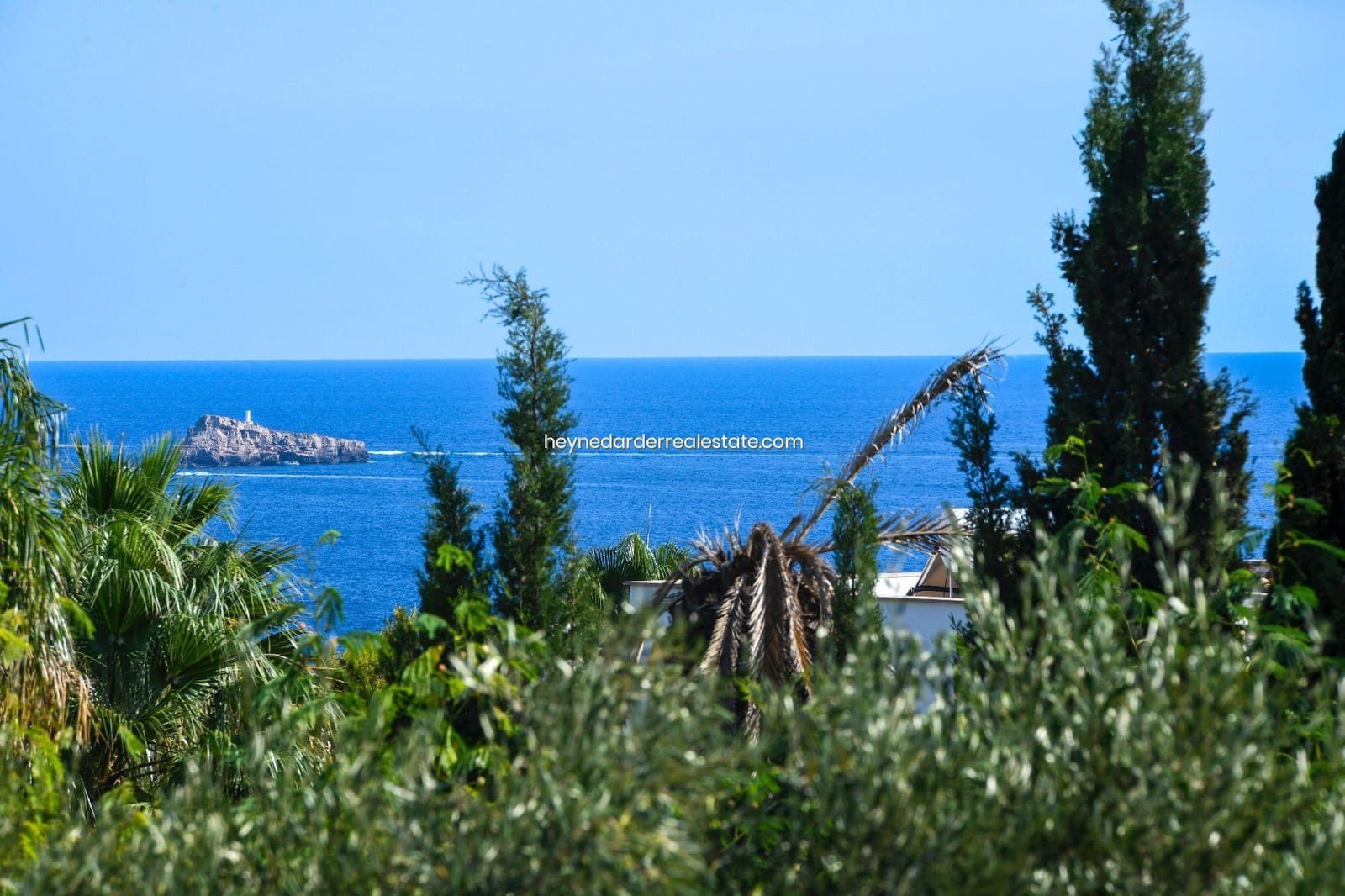 5 bedroom Villa for sale in Santa Ponsa with pool garage - € 2,750,000 (Ref: 9420219)