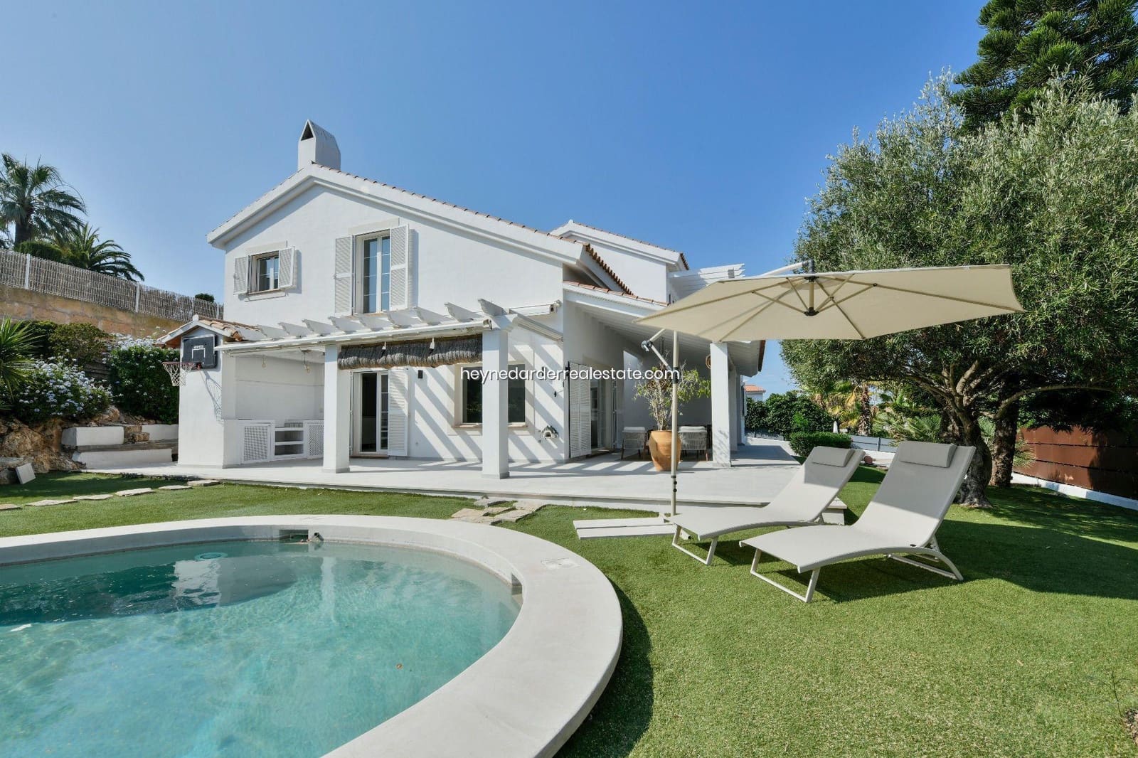 5 bedroom Villa for sale in Santa Ponsa with pool garage - € 2,750,000 (Ref: 9420219)
