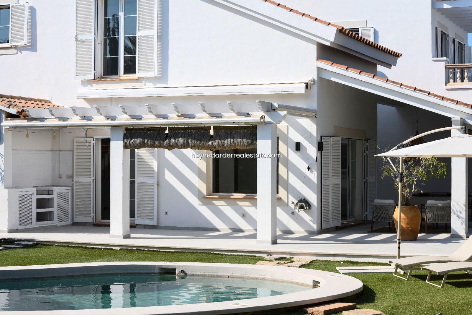 5 bedroom Villa for sale in Santa Ponsa with pool garage - € 2,750,000 (Ref: 9420219)