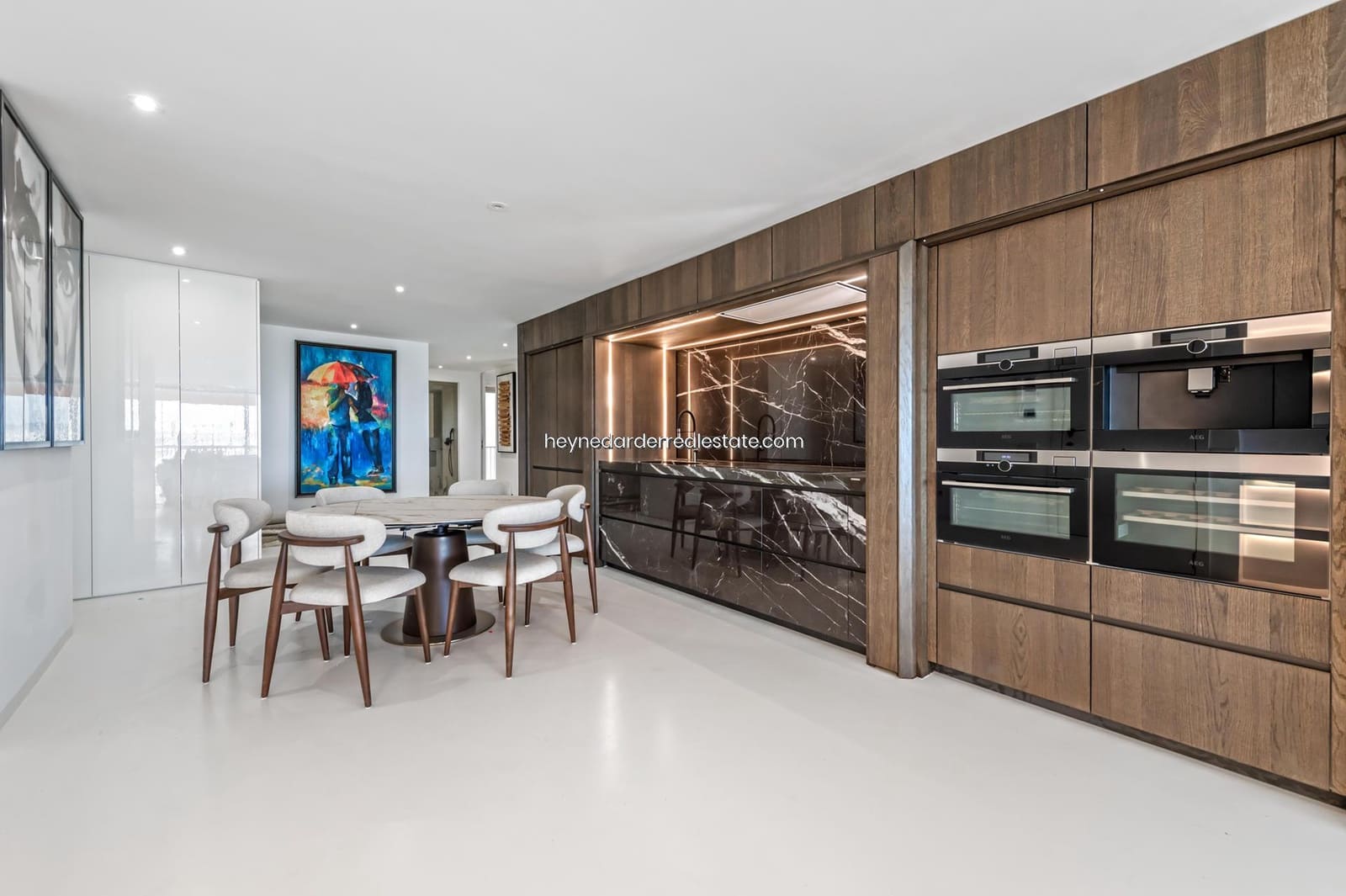 3 bedroom Apartment for sale in Palma de Mallorca with garage - € 1,950,000 (Ref: 9420221)