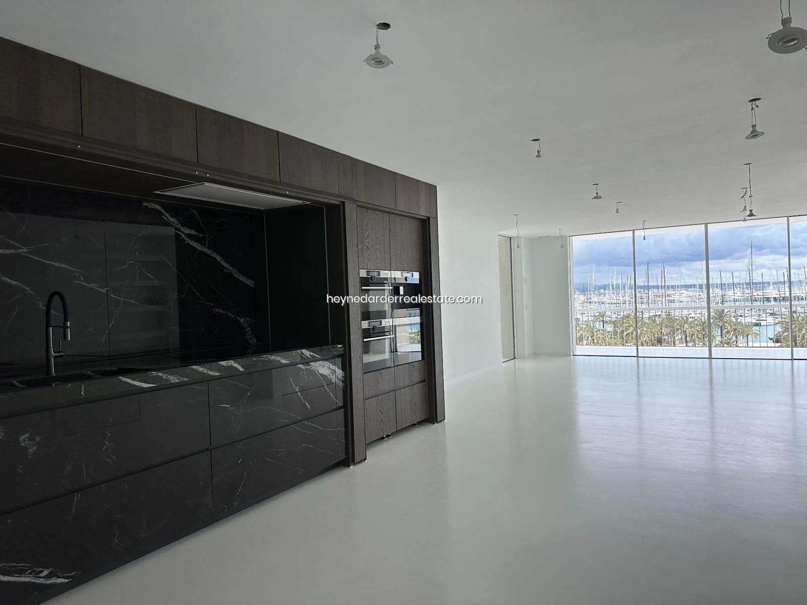 3 bedroom Apartment for sale in Palma de Mallorca with garage - € 1,950,000 (Ref: 9420221)