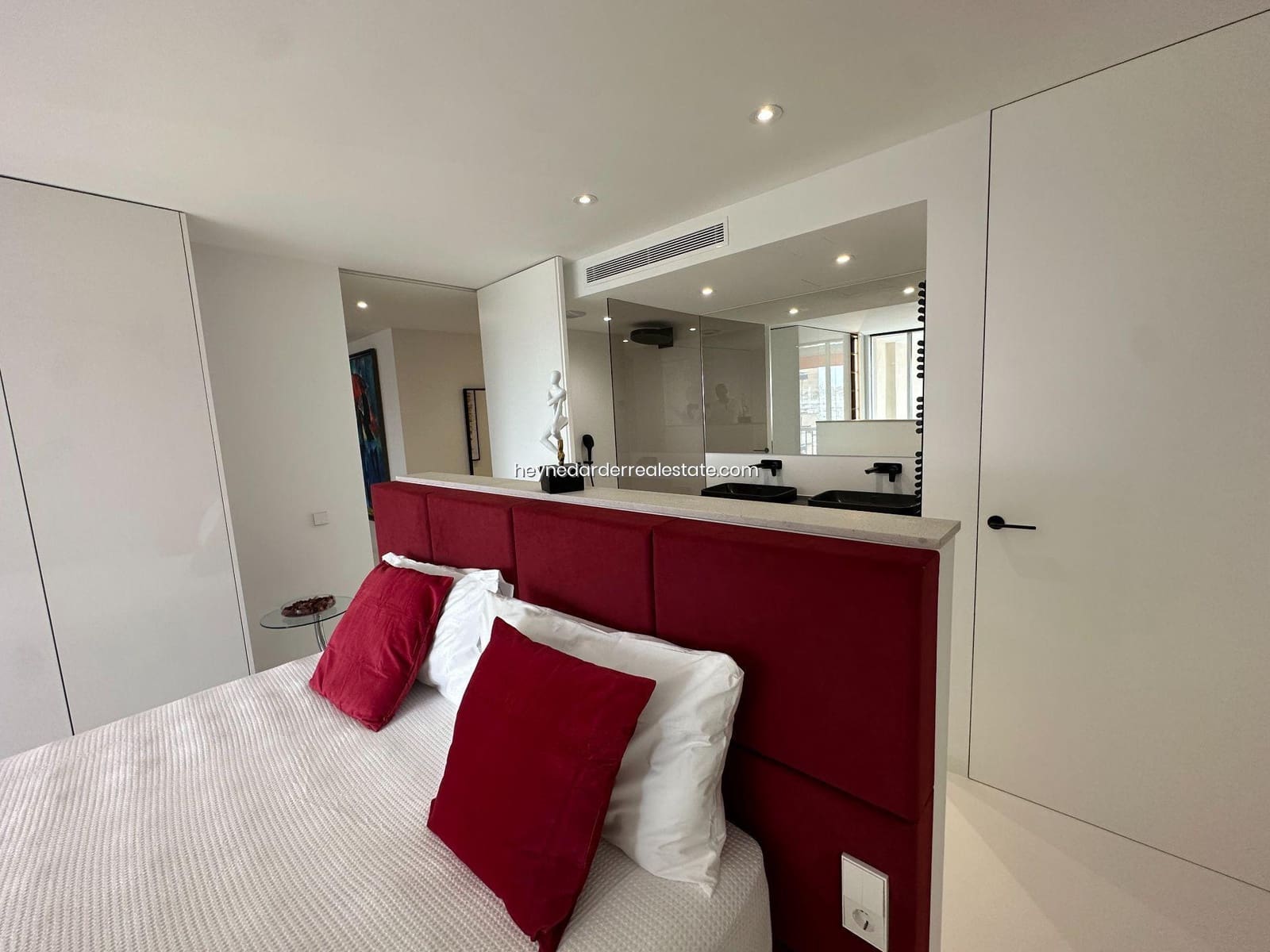 3 bedroom Apartment for sale in Palma de Mallorca with garage - € 1,950,000 (Ref: 9420221)