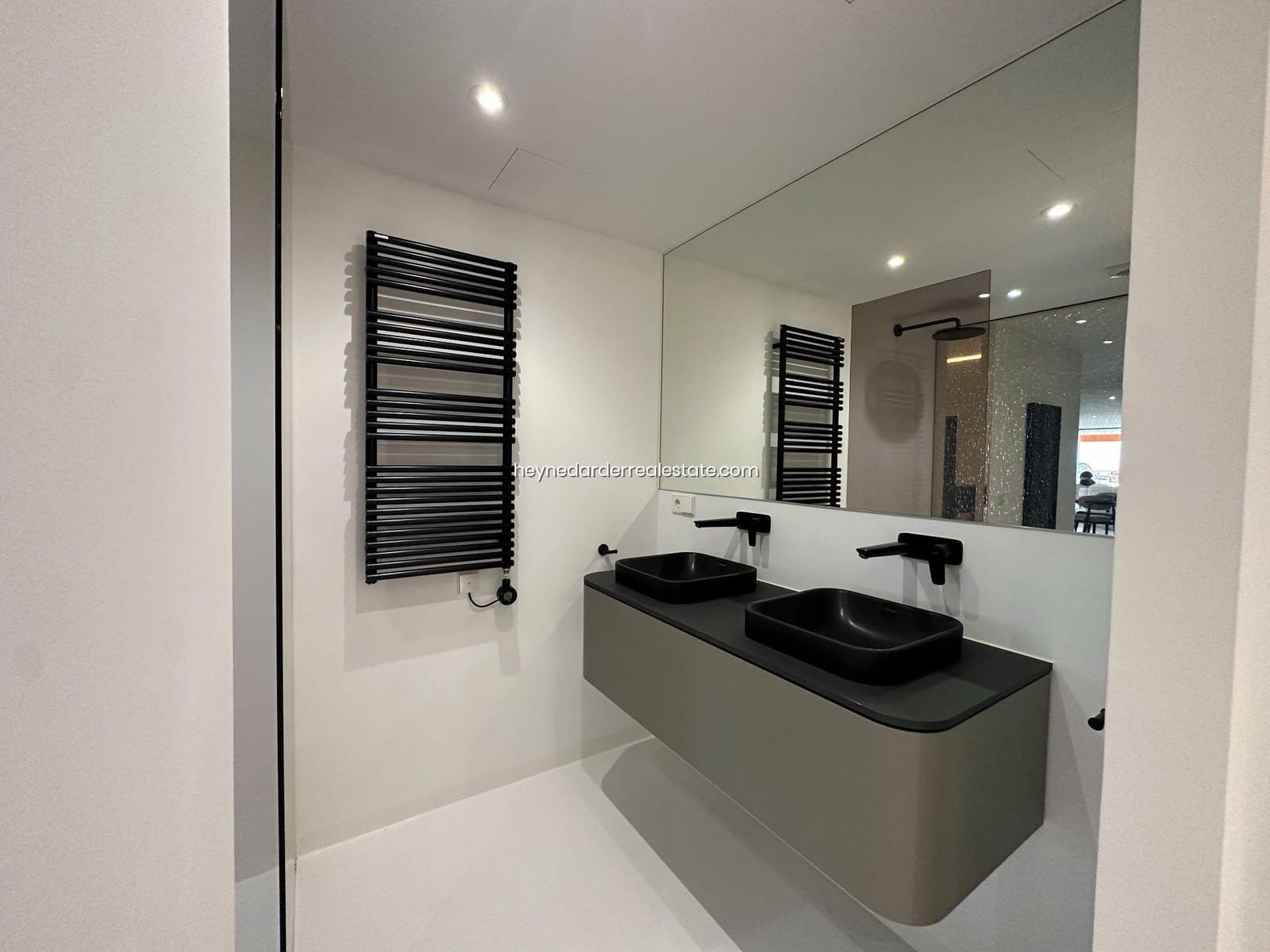 3 bedroom Apartment for sale in Palma de Mallorca with garage - € 1,950,000 (Ref: 9420221)