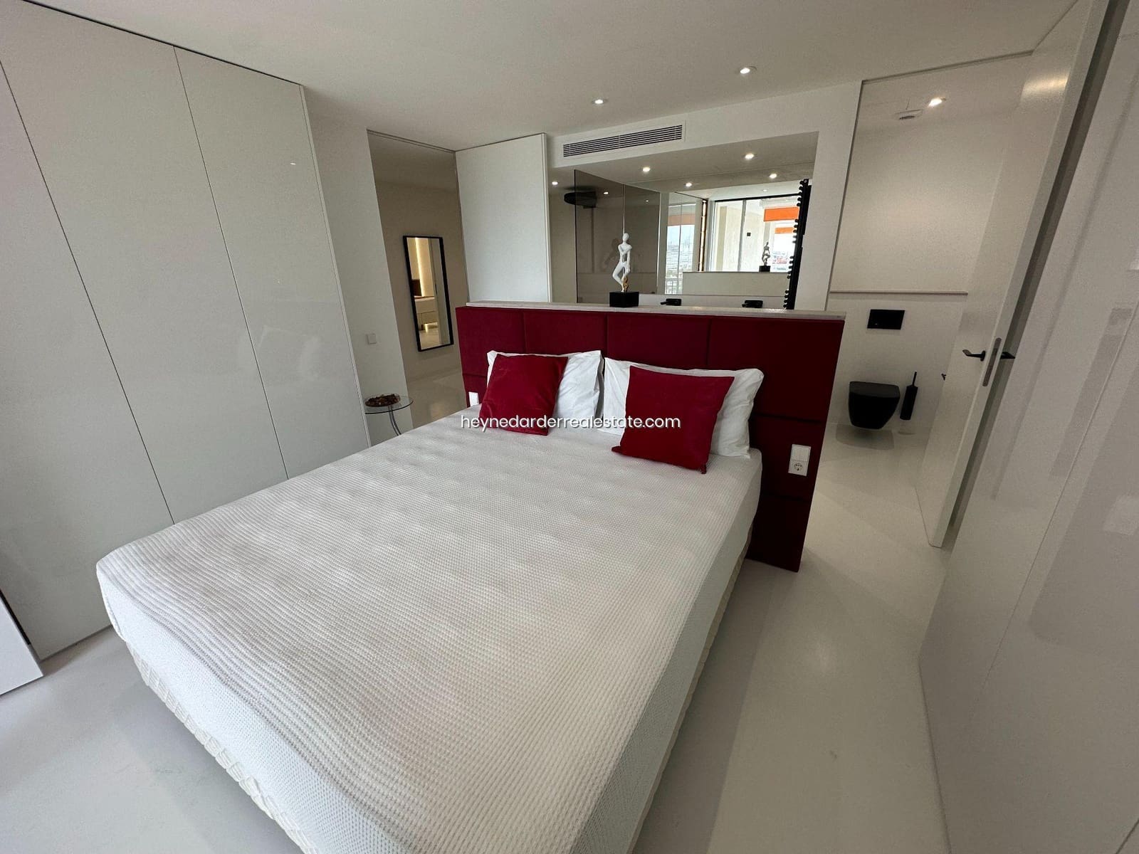 3 bedroom Apartment for sale in Palma de Mallorca with garage - € 1,950,000 (Ref: 9420221)