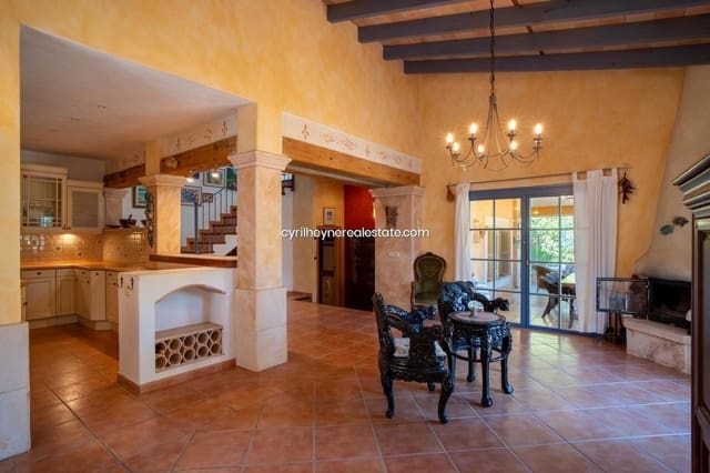 4 soveværelse Finca/Landehus til salg i Andratx med swimmingpool - € 1.650.000 (Ref: 9420226)